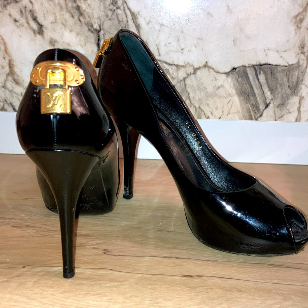 Louis Vuitton Black Patent Leather Open Toe 5” Pumps